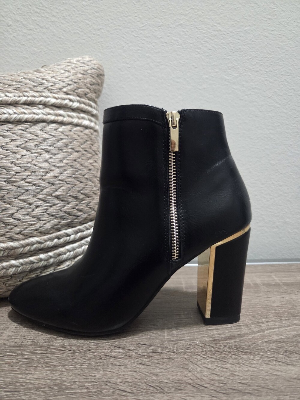 Black Women's Heeled Pumps - 9M